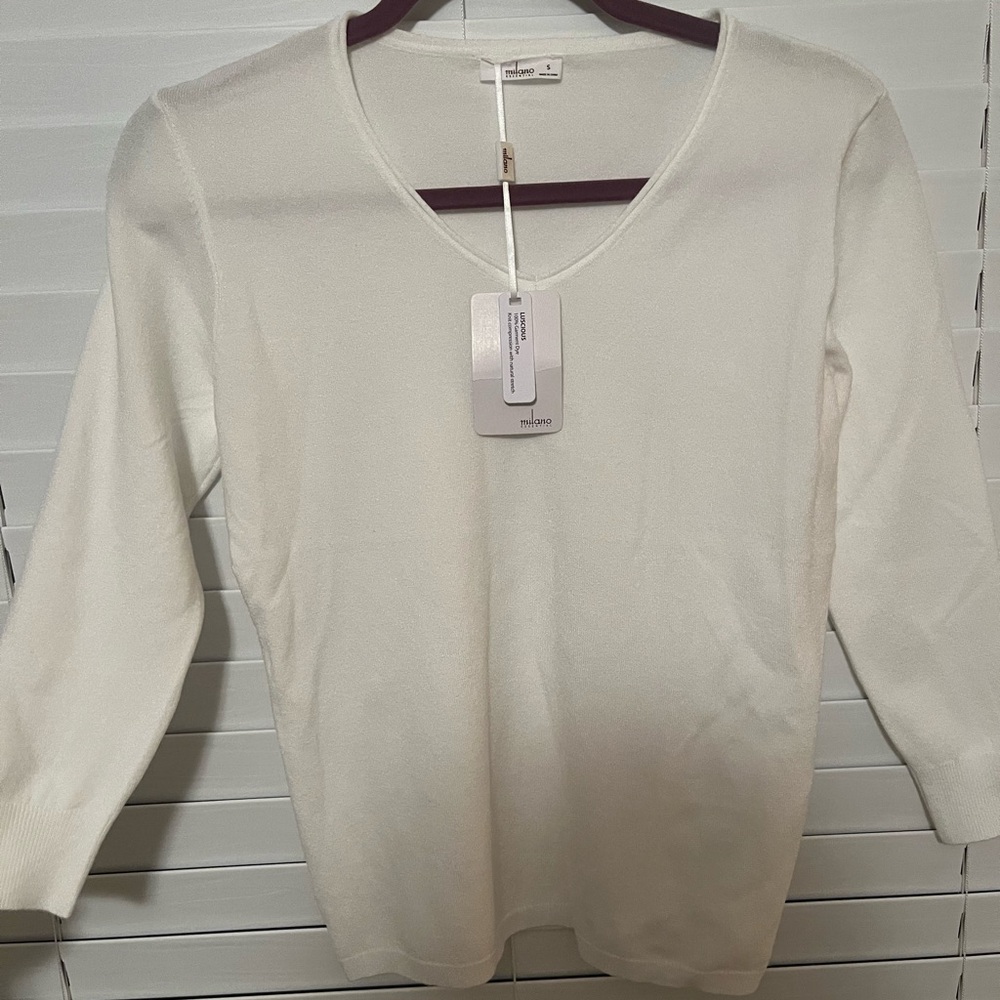 Essentials by Milano Women's V-Neck Long Sleeve Top - Eggshell